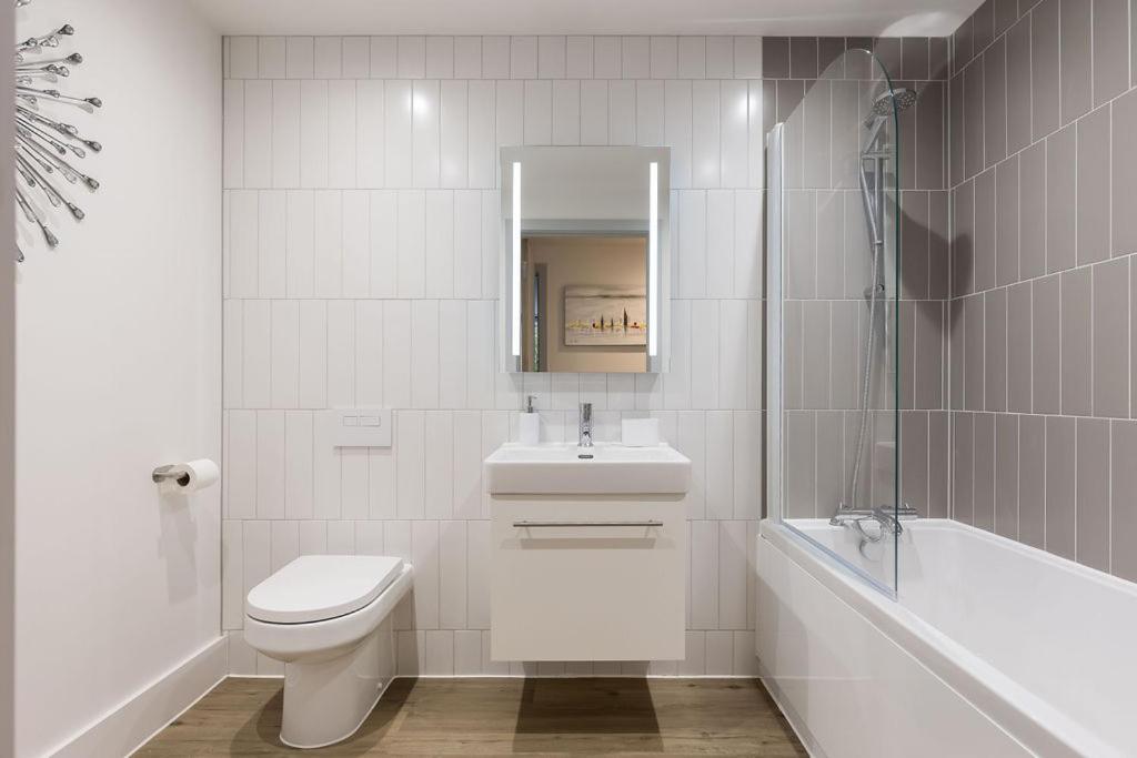 Stylish Town Centre Apartment, W Parking, Nr Beach Μπόρνμουθ Εξωτερικό φωτογραφία