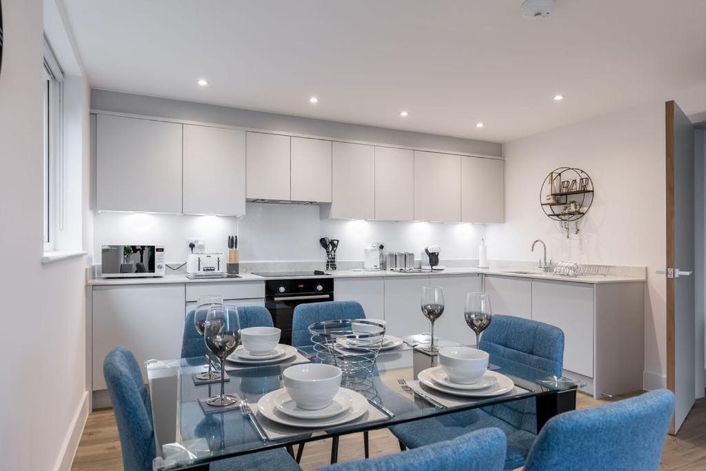 Stylish Town Centre Apartment, W Parking, Nr Beach Μπόρνμουθ Εξωτερικό φωτογραφία