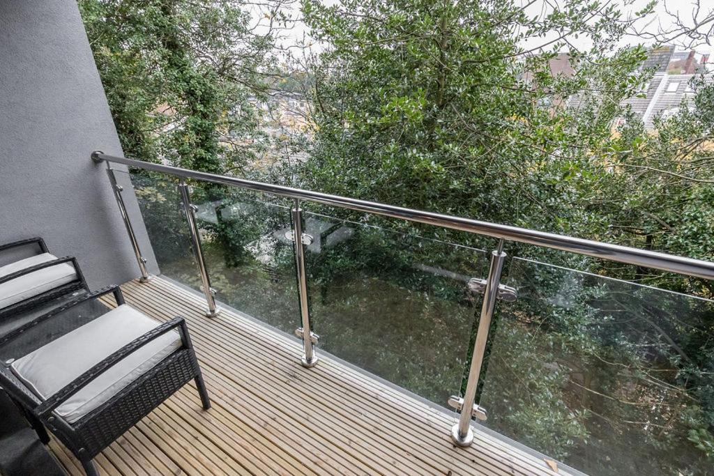 Stylish Town Centre Apartment, W Parking, Nr Beach Μπόρνμουθ Εξωτερικό φωτογραφία